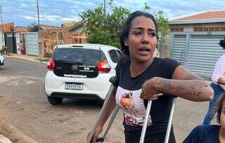 Helena foi surpreendida ao chegar de velório e encontrar seu móveis na rua. (Foto: Mariely Barros)