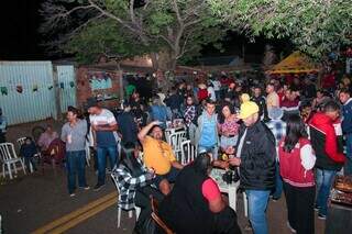 No Bairro Tiradentes, rua foi fechada para 1ª festa julina de família. (Foto: Juliano Almeida)