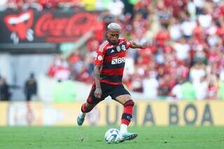O lateral direito do Flamengo, Wesley, durante confronto com o Fluminense no Maracanã. (Foto: Foto: Gilvan de Souza)