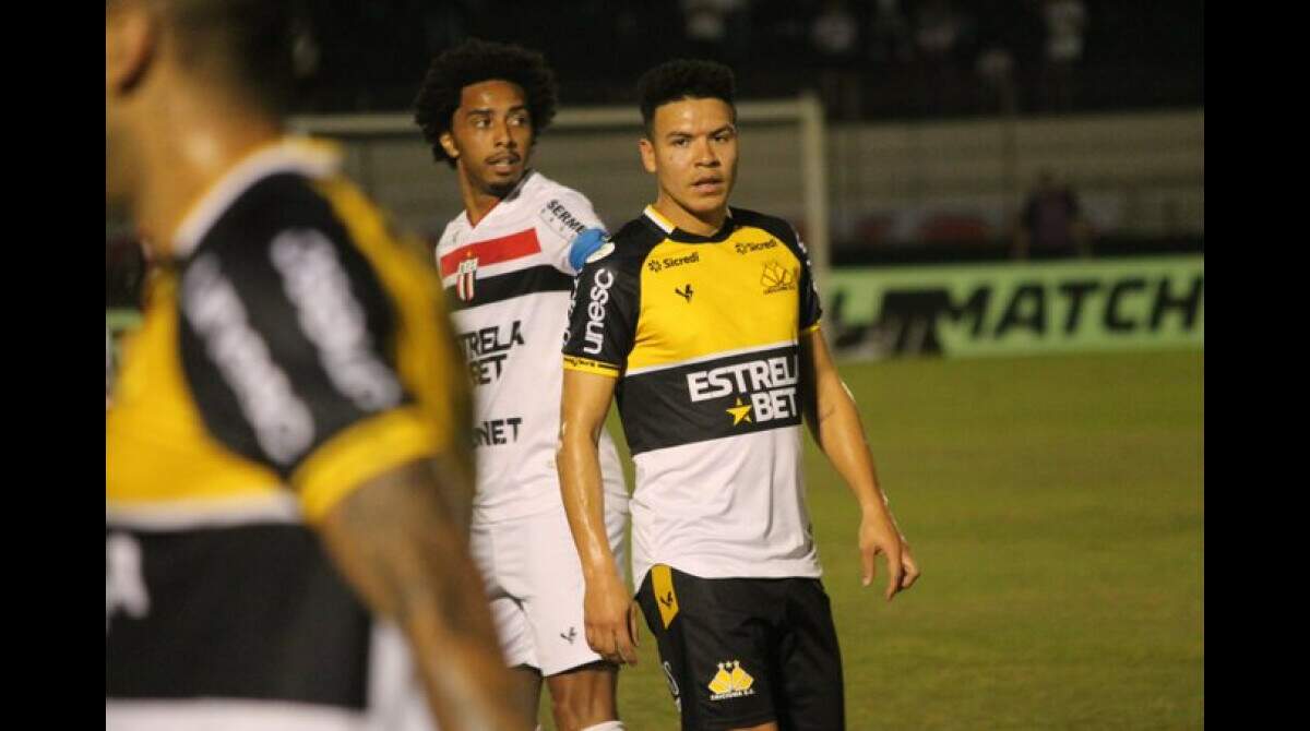 Botafogo-SP vence, segura Criciúma no 2º lugar e encosta no G4 da Série B