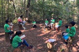 Crianças de aldeia indígena estudam língua portuguesa e a originária (Foto:Denise Silva)