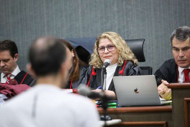 De frente com m&atilde;e de v&iacute;tima, Name fala em carros blindados e vida de filhos