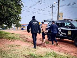 Momento em que Mateus de Souza Bento, 22, é preso em Amaporã (PR). (Foto: Reprodução)