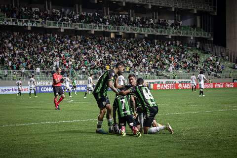 América-MG goleia Colo-Colo e se classifica para as quartas da Sul-Americana