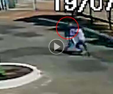 Vídeo mostra açougueiro esfaquear rapaz ao chegar no trabalho