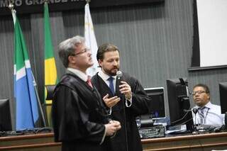 Advogados Luiz Rene Gonçalves do Amaral e Marcio de Campos Widal Filho que defendem Marcelo Rios no processo (Foto: Henrique Kawaminami)