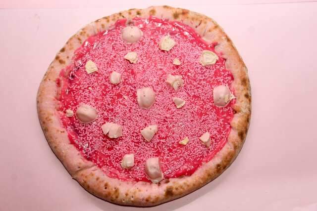 Em Campo Grande, Barbie virou sabor de pizza e cookie cor-de-rosa