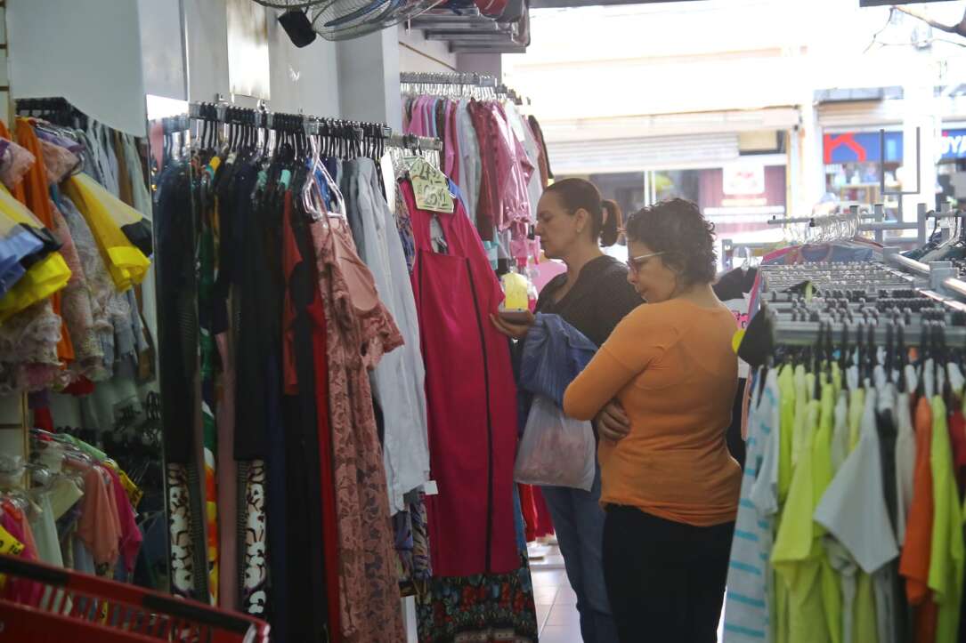 Sonho de ser estilista fez Ronnie costurar para coleção de Barbies -  Comportamento - Campo Grande News