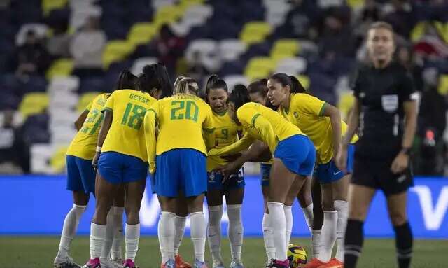 Durante jogos da sele&ccedil;&atilde;o feminina, prefeitura funciona em hor&aacute;rios especiais