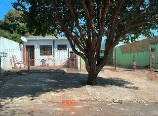 Vila de casas no Bairro Universitário, onde ocorreu batida policial. (Foto: Mariely Barros)