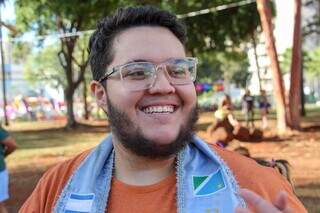 João Vilela, homem trans, levou toda família para a Parada neste sábado (Foto: Juliano Almeida)