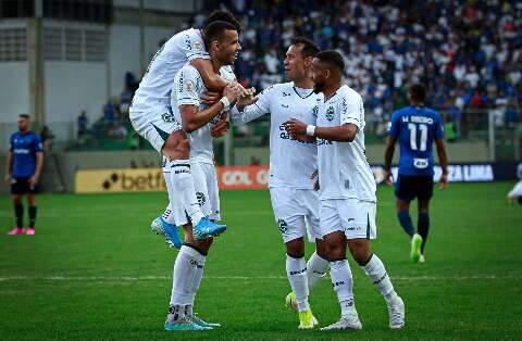 Goiás vence Cruzeiro em Minas Gerais e sai da zona de rebaixamento