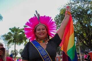 Samantha Terena, uma mulher trans indígena, miss e defensora da causa celebrou com muito amor. (Foto: Juliano Almeida)