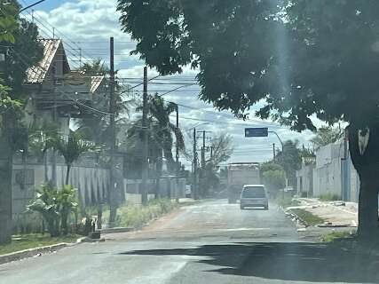 Moradores finalmente podem aproveitar rua sem entulhos no Jardim TV Morena