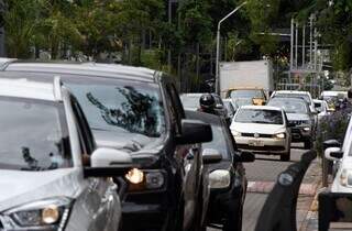 Carros trafegam pela Rua 14 de Julho (Foto: Divulgação)