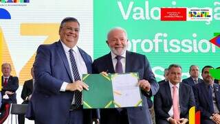 Lula e Dino anunciaram repasses e outras medidas (Foto: Divulgação/MJSP)