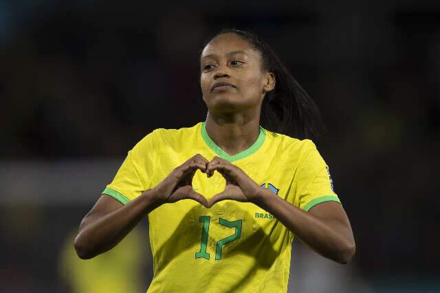 Sem dificuldades, Brasil estreia com goleada na Copa do Mundo