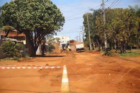 Após manifestação, obras de drenagem recomeçam no Jardim Oliveira 