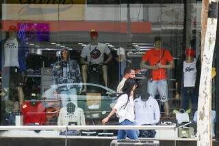 Manequins em loja de roupas no Centro de Campo Grande (Foto: Henrique Kawaminami)