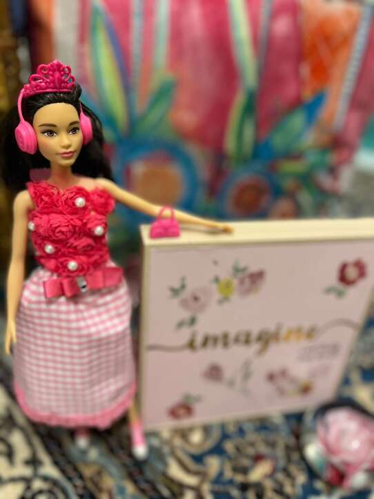 Solange quis agradar neta e hoje sua terapia é fazer roupas de Barbie -  Comportamento - Campo Grande News