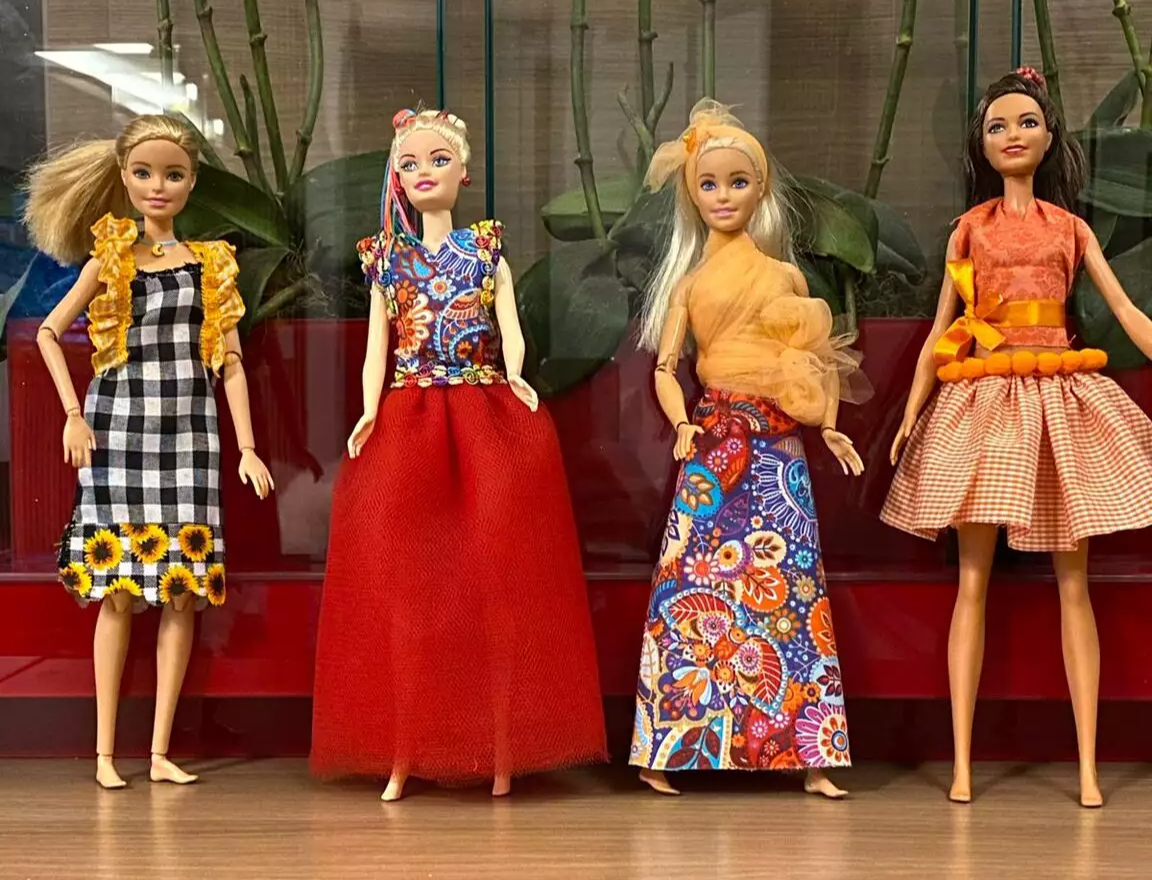 roupas: Como Costurar Roupas de Bonecas Barbie