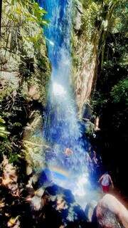 A cachoeira Véu da Noiva está entre as maravilhas da natureza em Furnas do Dionísio (Foto: Reprodução)