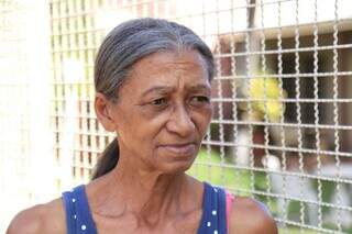 Fátima Aparecida Arantes tem 61 anos e trabalha há três anos na região (Foto: Alex Machado)