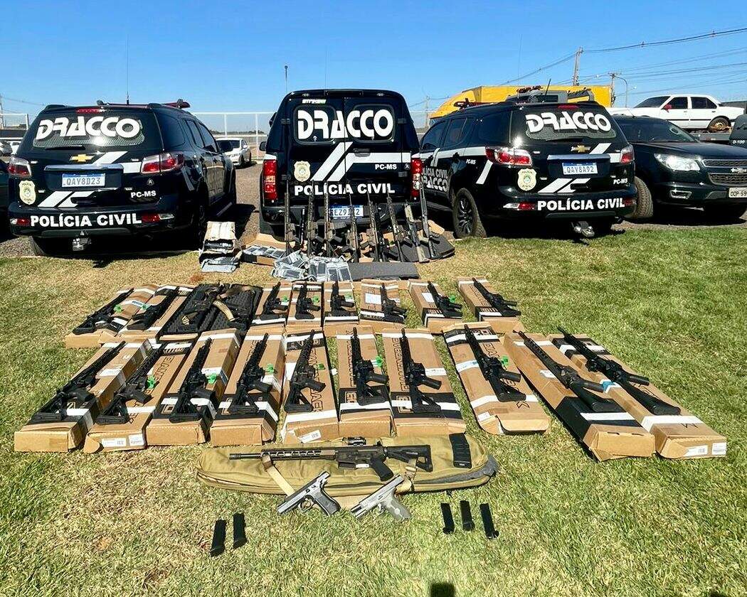 Ação contra empresário suspeito de venda ilegal de fuzis apreende 33 armas