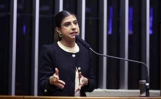 Deputada federal Camila Jara (PT) durante discussão e votação no plenário da Câmara dos Deputados, em Brasília (DF). (Foto: Bruno Spada/Câmara dos Deputados)