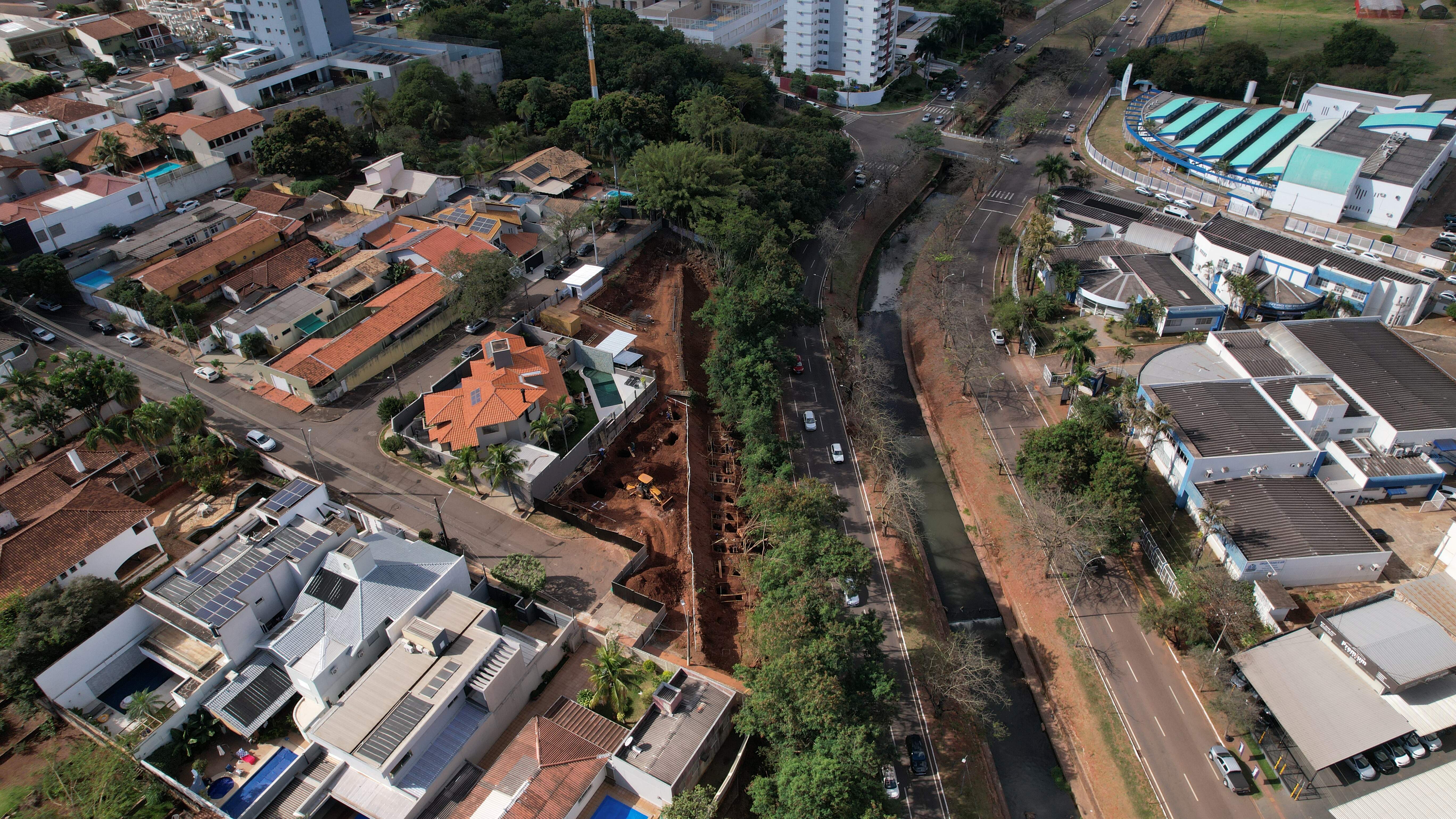 Imagens aéreas confirmam desmatamento que acaba com paisagem na Ricardo Brandão
