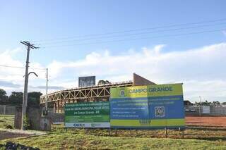 Canteiro de obras onde deveria funcionar o Centro Municipal de Belas Artes (Foto: Paulo Francis)