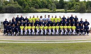 A delegação brasileira em foto oficial durante treinos. (Foto: Thais Magalhães/CBF)