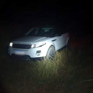 SUV encontrada abandonada em Mundo Novo. (Foto: Divulgação)