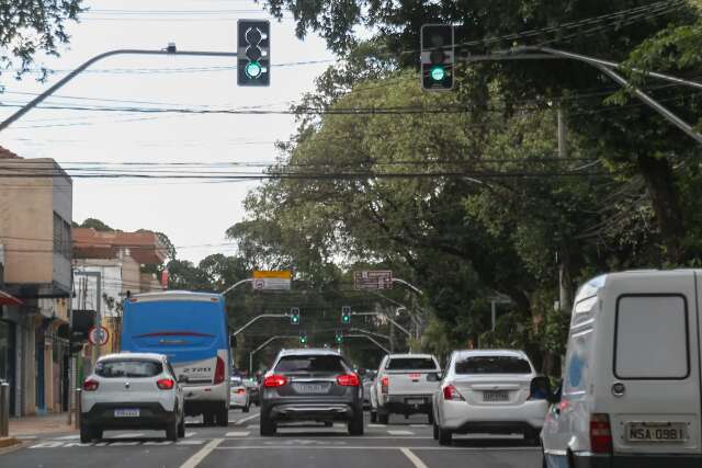 Motoristas n&atilde;o percebem, mas Capital tem 16 vias sincronizadas com &ldquo;onda verde&rdquo;