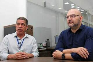 Coronel Carlos Hudmax Evangelista Ortiz ao lado do secretário estadual de Educação, Hélio Daher. (Foto: Juliano Almeida)