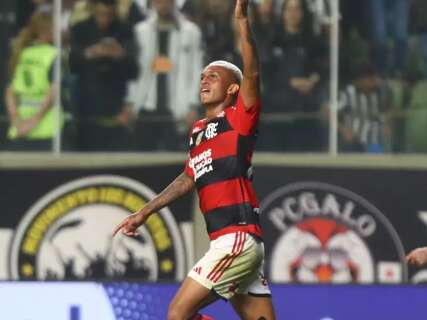 Flamengo vence Atlético-MG e assume a vice-liderança do Brasileirão