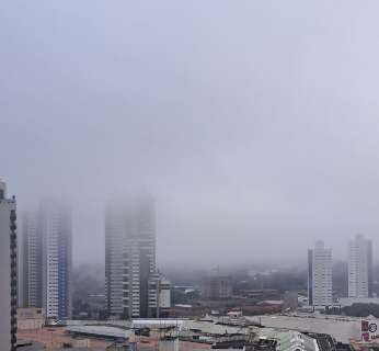 Sem frio e chuva, neblina é cenário de inverno só para quem acorda cedo