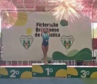 Gabriela conquistou primeiro lugar em competição de Ginástica Olímpica em Brasília. (Foto: Reprodução)