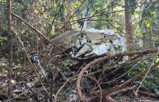 Mata fechada onde os corpos e os destroços da aeronave foram localizados (Foto: reprodução)