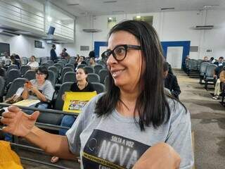 Vice-presidente da Associação de Moradores do Nova Campo Grande, Fábia Britez. (Foto: Caroline Maldonado)