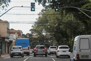 Trecho da Rui Barbosa com semáforos abertos com a onda verde (Foto: Alex Machado)