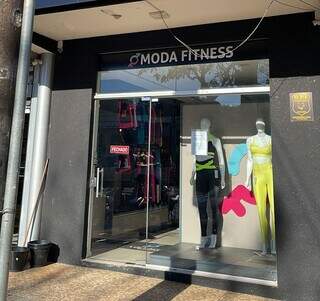 Loja de moda fitness localizada no centro de Ponta Porã, interditada pela Justiça (Foto: Divulgação)