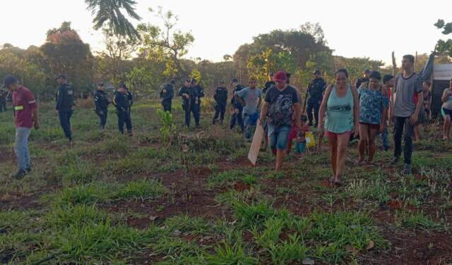 &quot;Queria ter um lugar para dormir&quot;, diz moradora ap&oacute;s desocupa&ccedil;&atilde;o no Lagoa Park