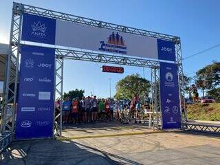 Largada da primeira edição da Corrida e Caminhada Beneficente (Foto: Divulgação/Corrida Beneficente)