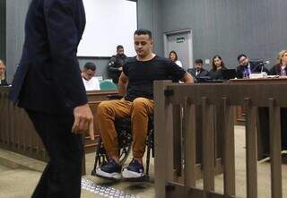 R&eacute;u por matar um e deixar outro parapl&eacute;gico &eacute; condenado a 25 anos 