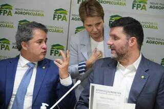 Senador Tereza Cristina em debate com o presidente da FPA, deputado Pedro Lupion e do senador Efraim Filho (Foto: Divulgação/FPA)