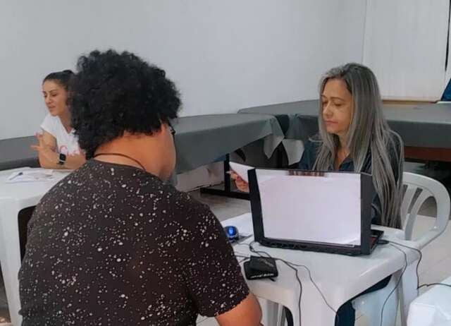 No domingo, a&ccedil;&atilde;o cadastra moradores do Jd. Aeroporto para empregos 