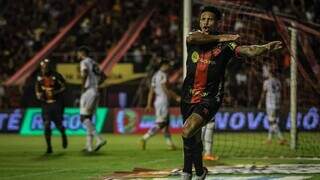 Felipinho comemora gol marcado nesta vitória (Foto: Divulgação)