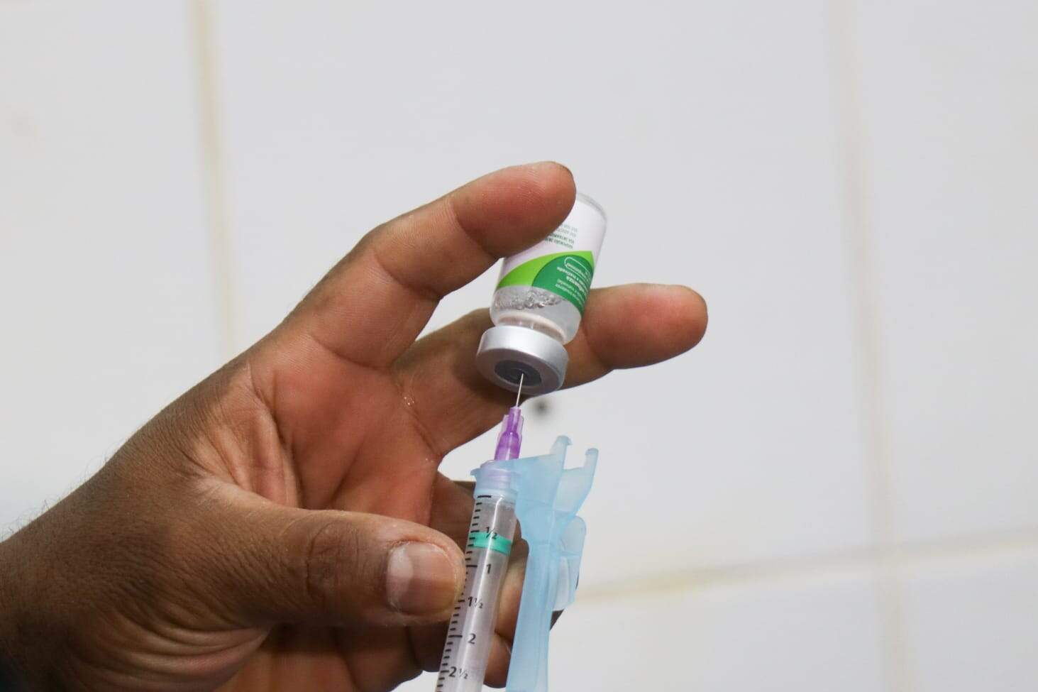 Sábado tem vacinação em seis unidades de saúde e em shoppings de Campo Grande