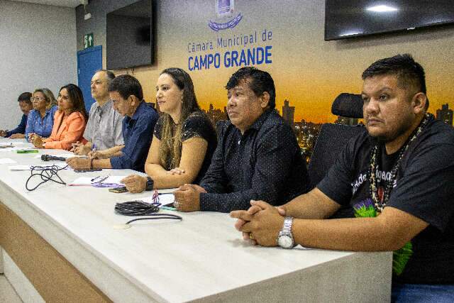 Caciques reivindicam regulariza&ccedil;&atilde;o fundi&aacute;ria das aldeias &Aacute;gua Funda e In&aacute;polis